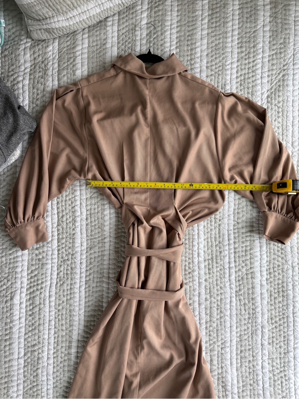 Modern Citizen Taupe Tie-Waist Midi Shirt Dress, Size Medium - Picture 4 of 7